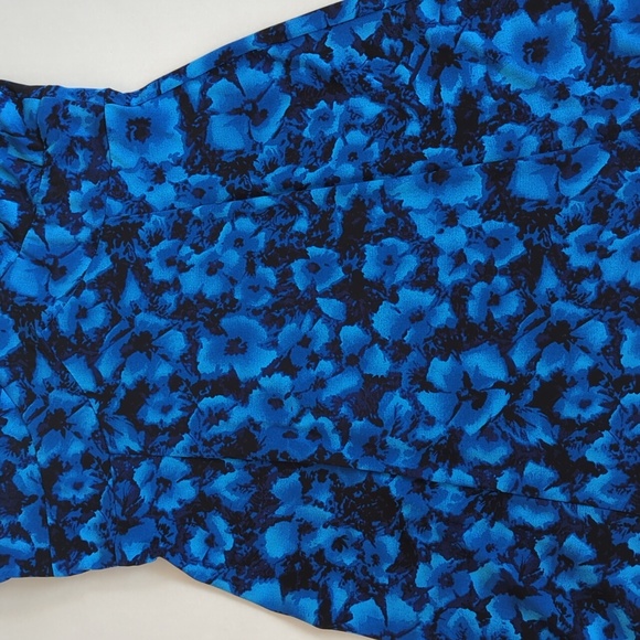 Chaps Floral V Neckline Short Sleeve Dress M Blue Black Floral Pattern - Picture 6 of 15